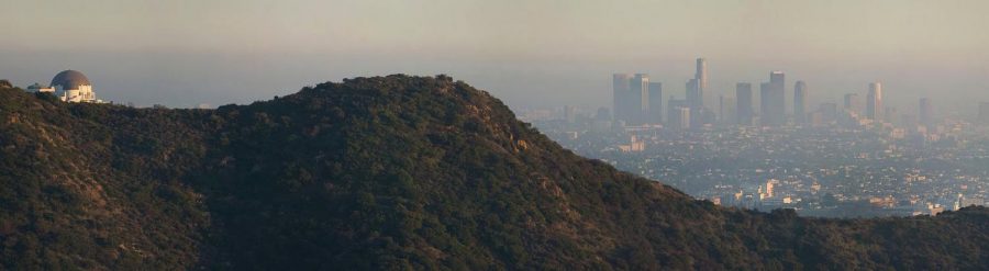 Air pollution envelopes downtown Los Angeles