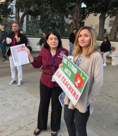 Faculty Participates in UTLA Action