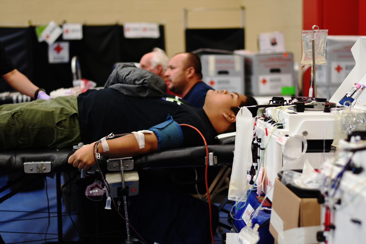 Van Nuys Gives Blood