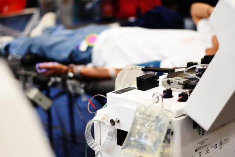 Van Nuys Gives Blood