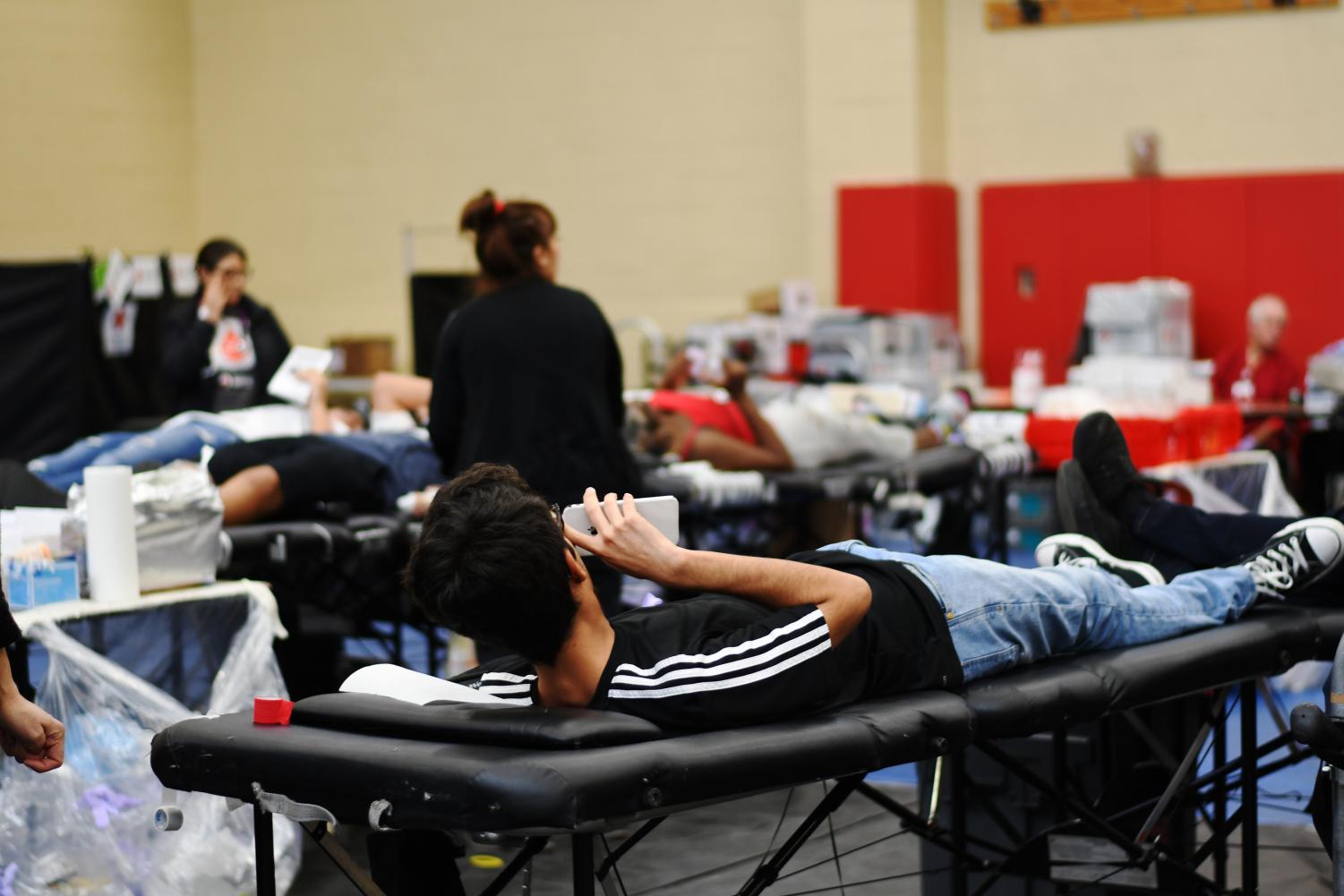 Van Nuys Gives Blood