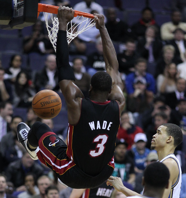 Wade throwing it down against the Wizards on 03/30/11