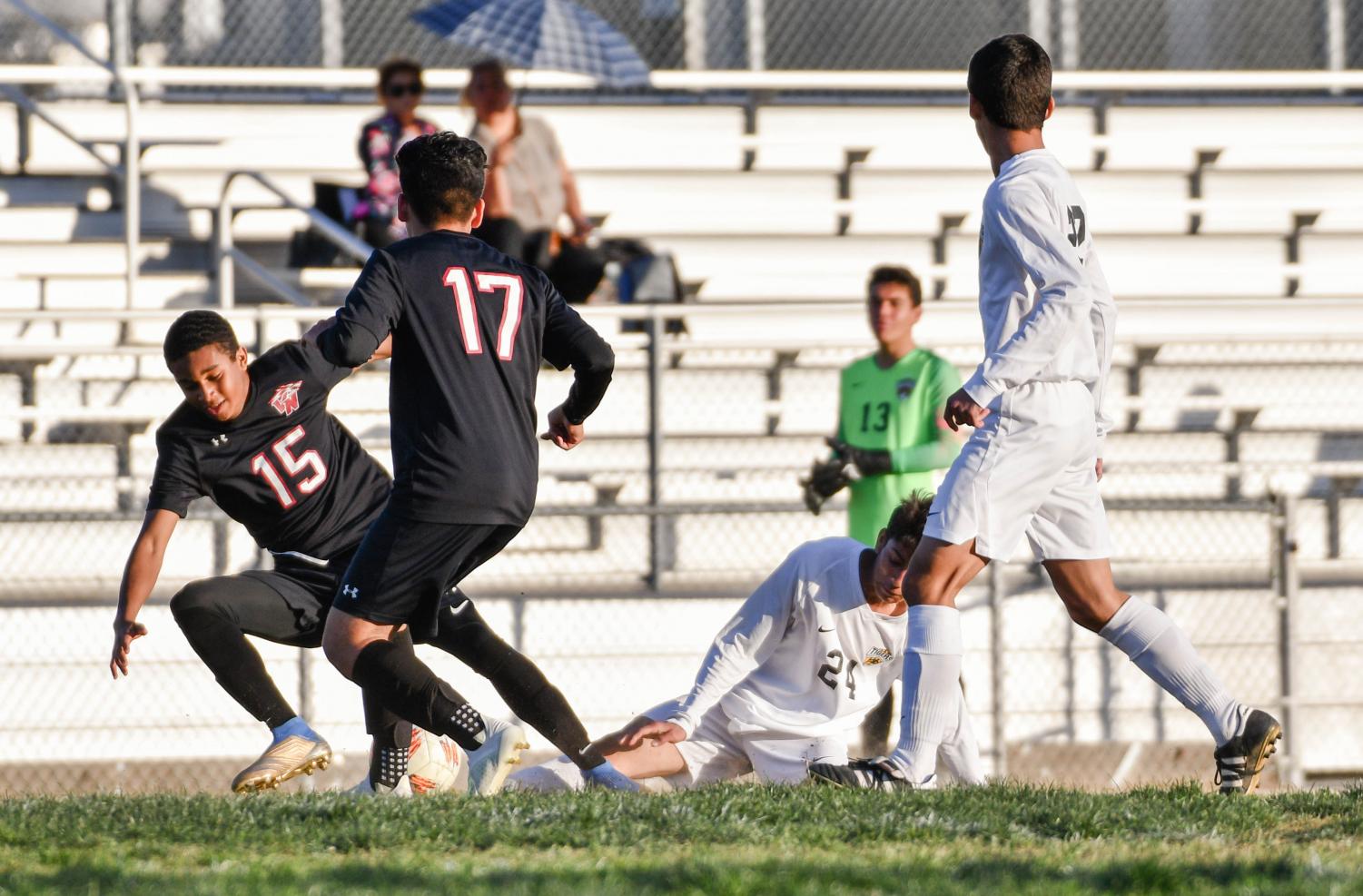 Boys Soccer Ties With San Fernando Tigers