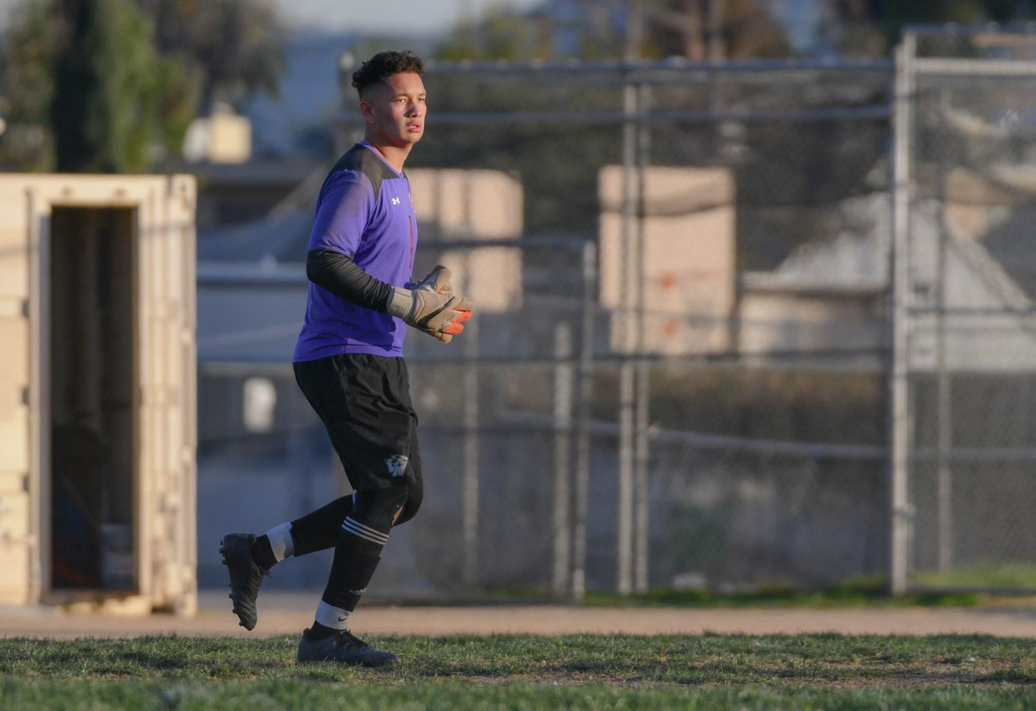 Boys Soccer Ties With San Fernando Tigers
