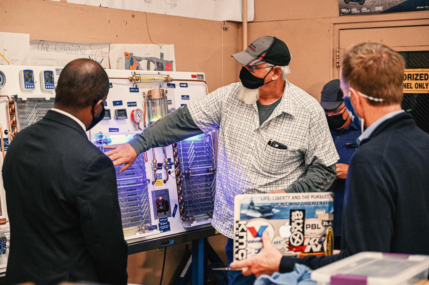LAUSD Superintendent Austin Beutner and CED Superintendent Tony Thurmond visit campus
