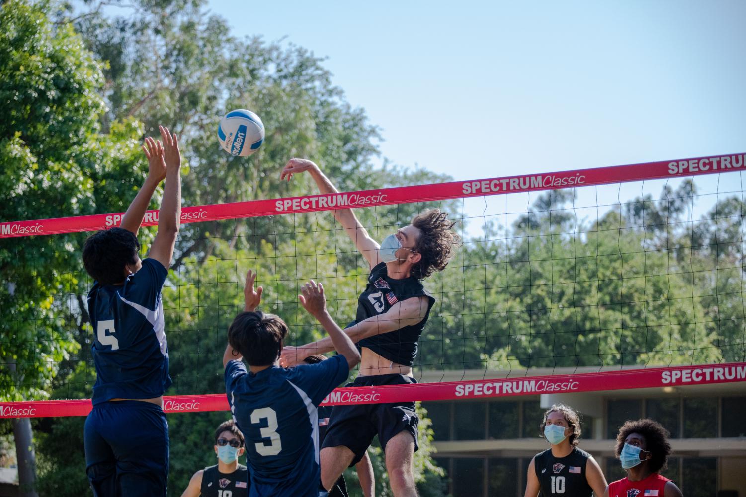 VOLLEYBALL PLAYOFFS | 3-1 Wolves eliminate the Patriots