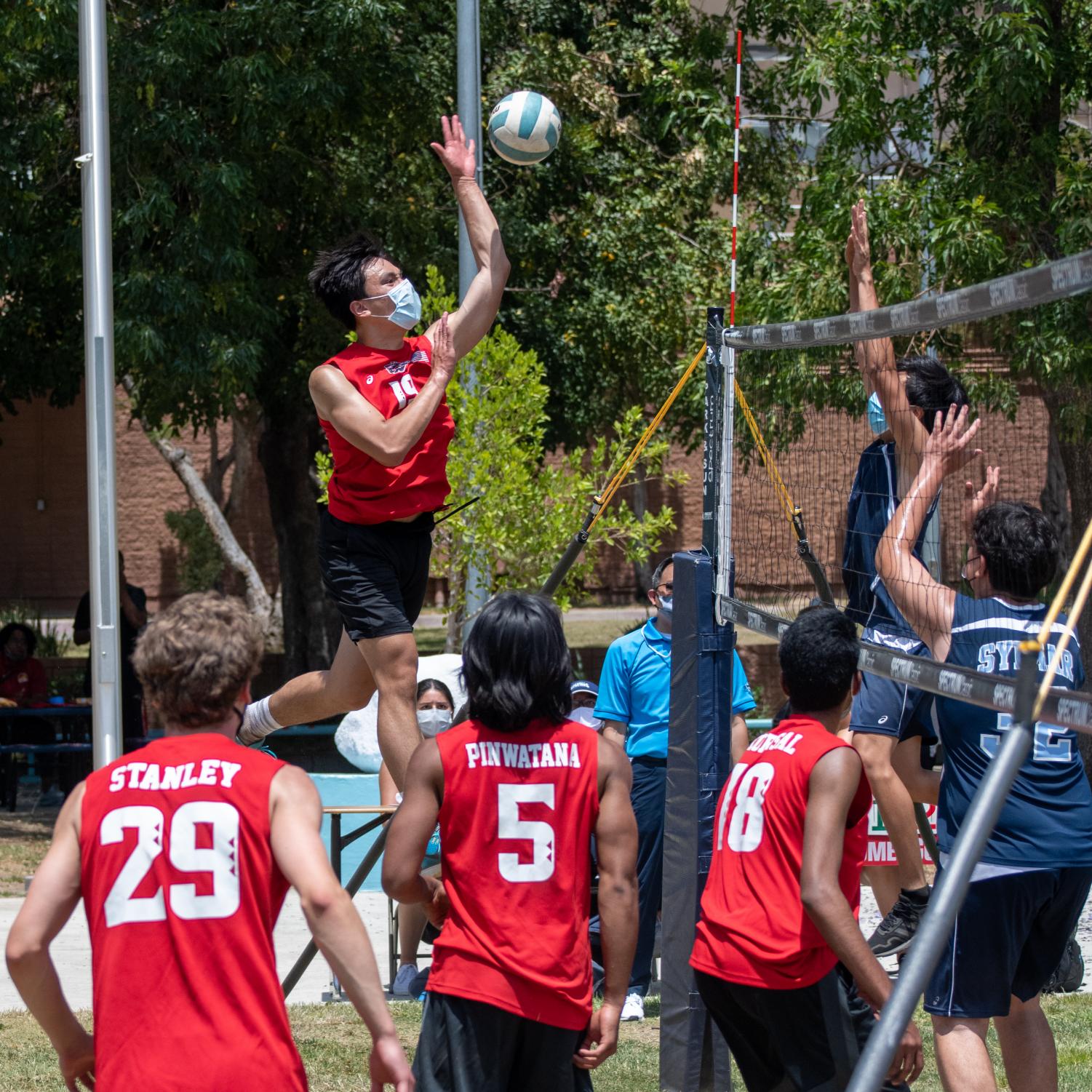 D1 CHAMPS | Boys Volleyball wins 6th city title