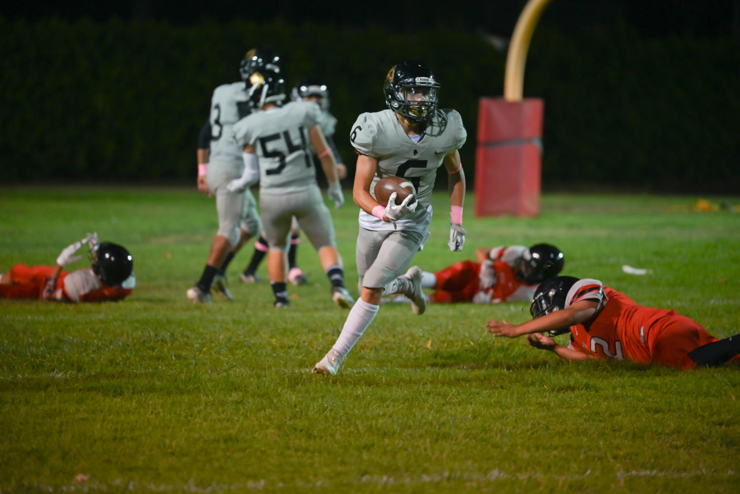 FOOTBALL | Wolves are pummeled too early for a Homecoming game miracle