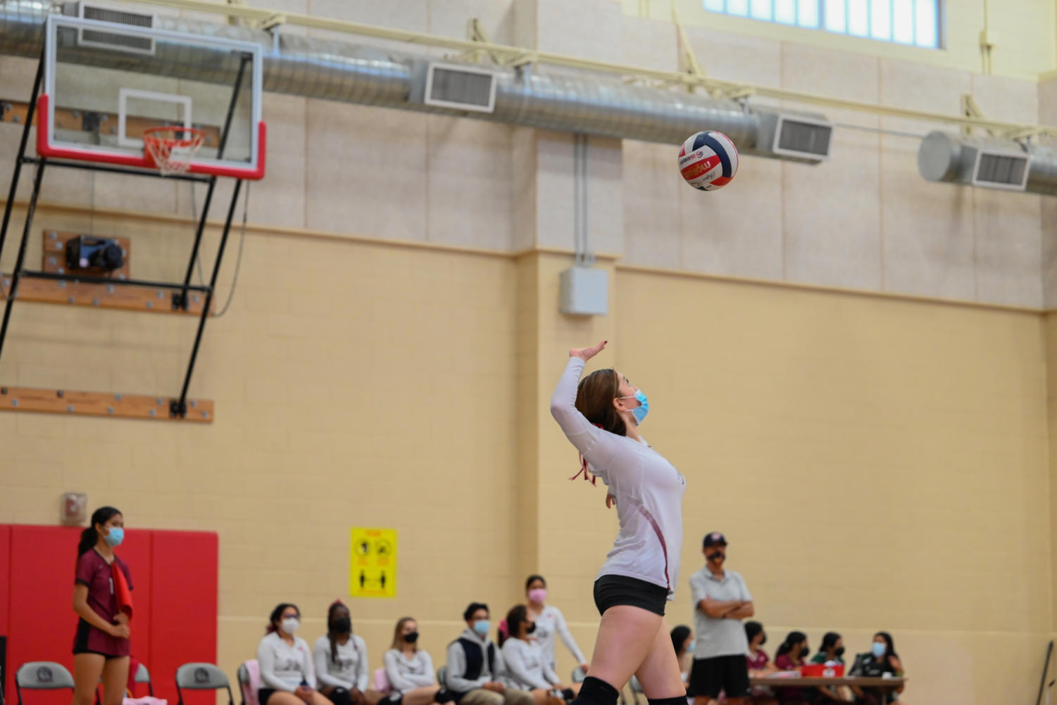 VOLLEYBALL | Girls team battles for their second straight win
