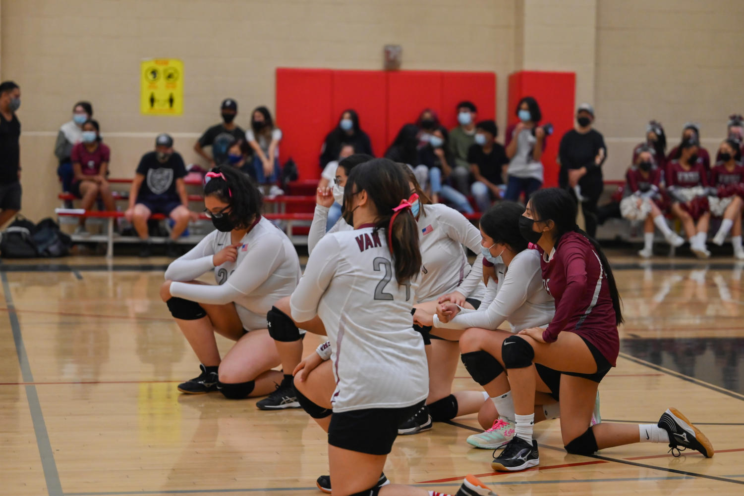 VOLLEYBALL | Girls team battles for their second straight win