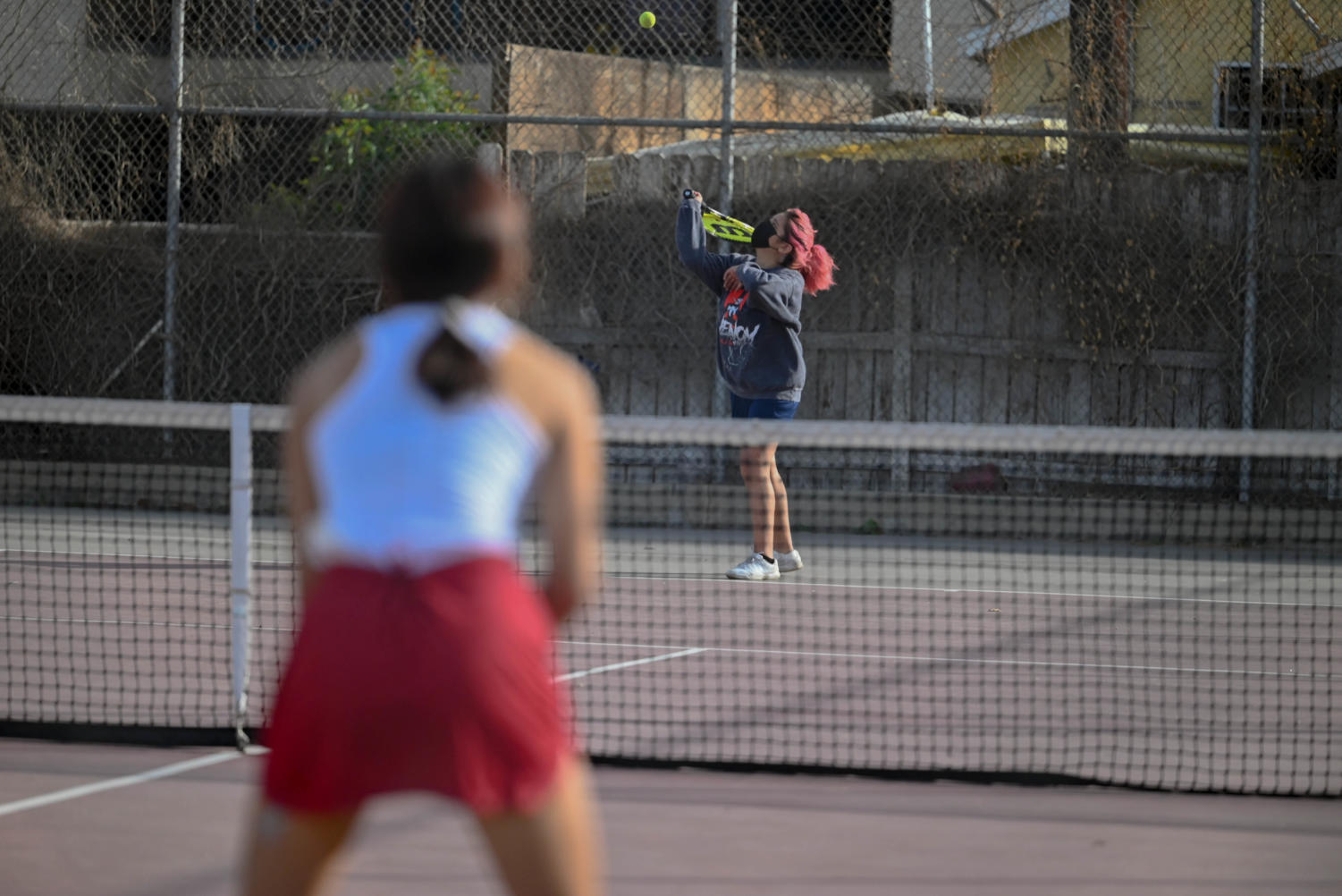 TENNIS | Girls team secure spot in the playoffs with a strong win over the Spartans