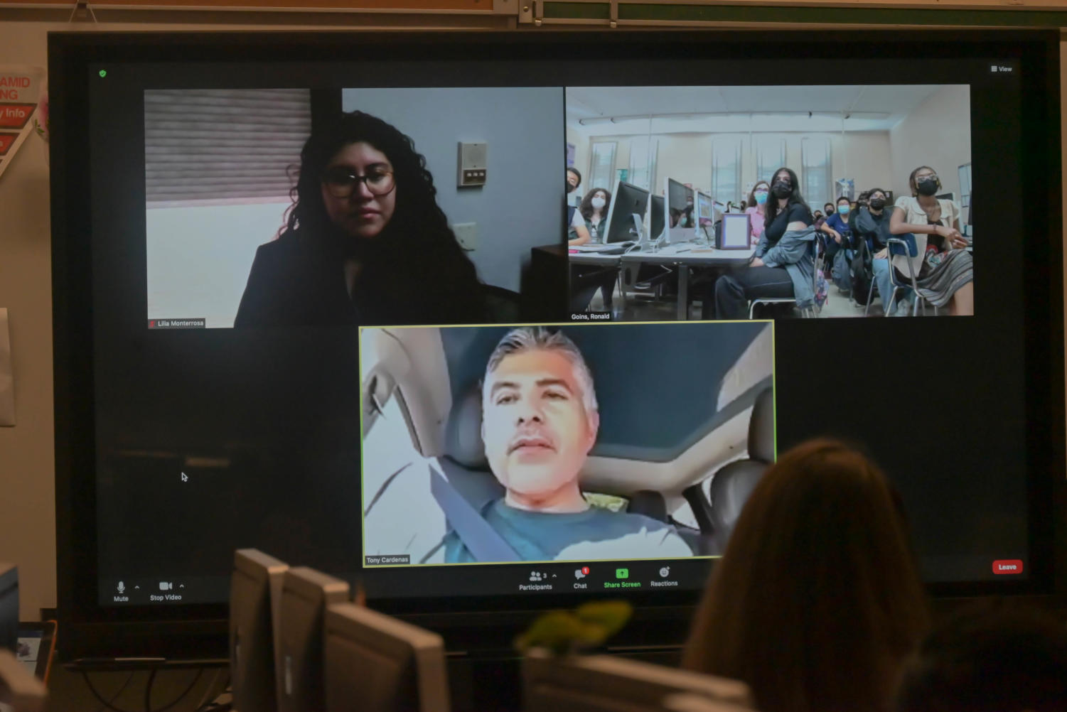 Congressman congratulates journalism students