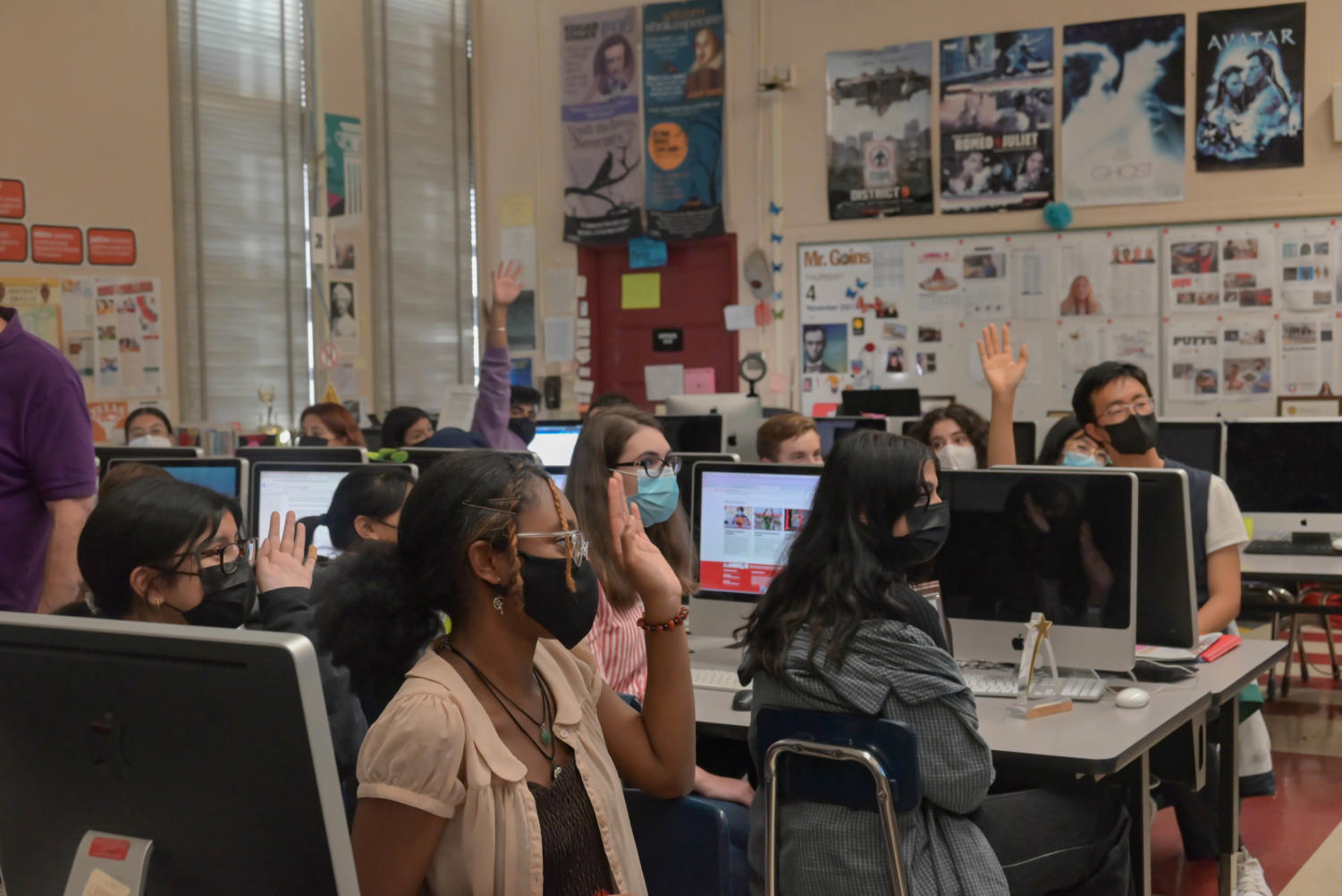 Congressman congratulates journalism students