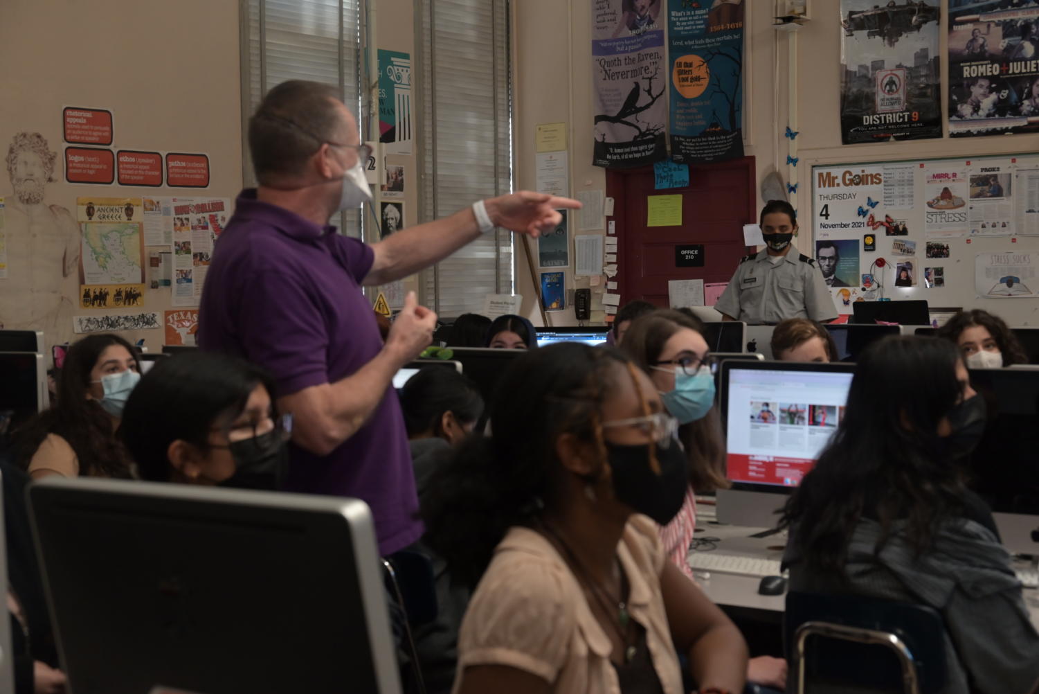 Congressman congratulates journalism students