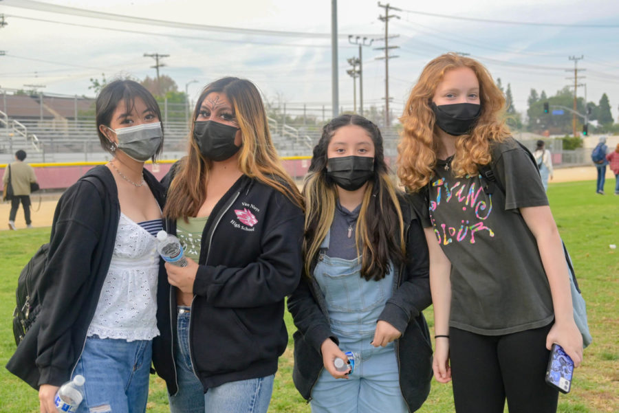 Like Senior Kickoff, ASB hosts Freshmen Funday to honor VNHS freshmen on Friday, Nov. 19, 2021. Each freshman received a bag of cookies, chips, and a bottle of water before they enjoyed performances, activities and booths set up by different clubs. 
