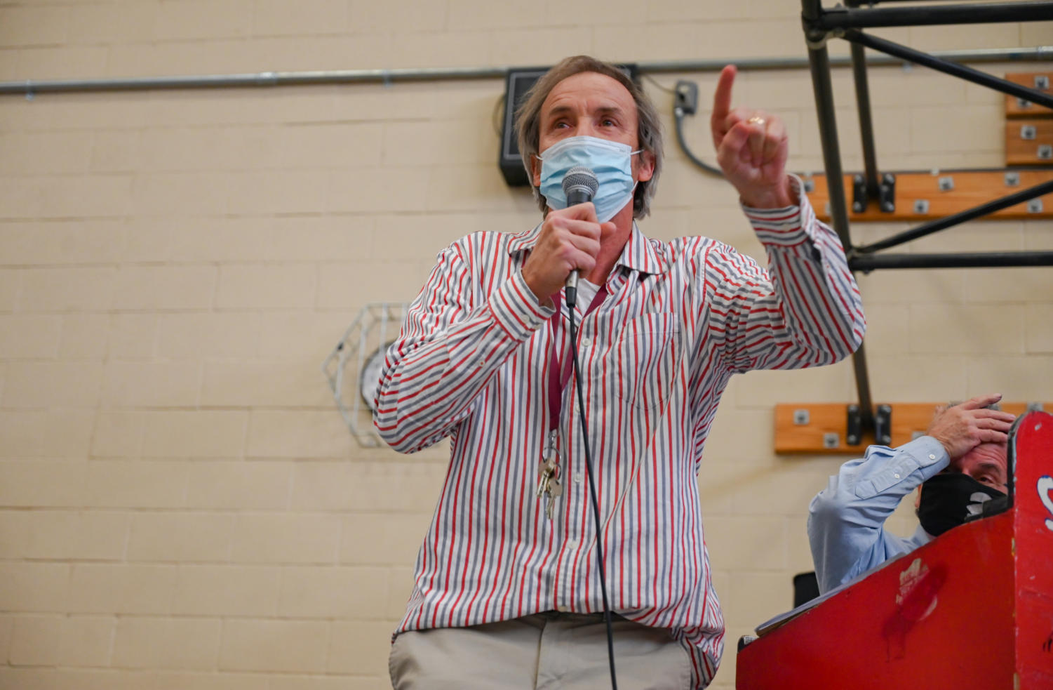 ASB and JSA host 300 students at lunch debate
