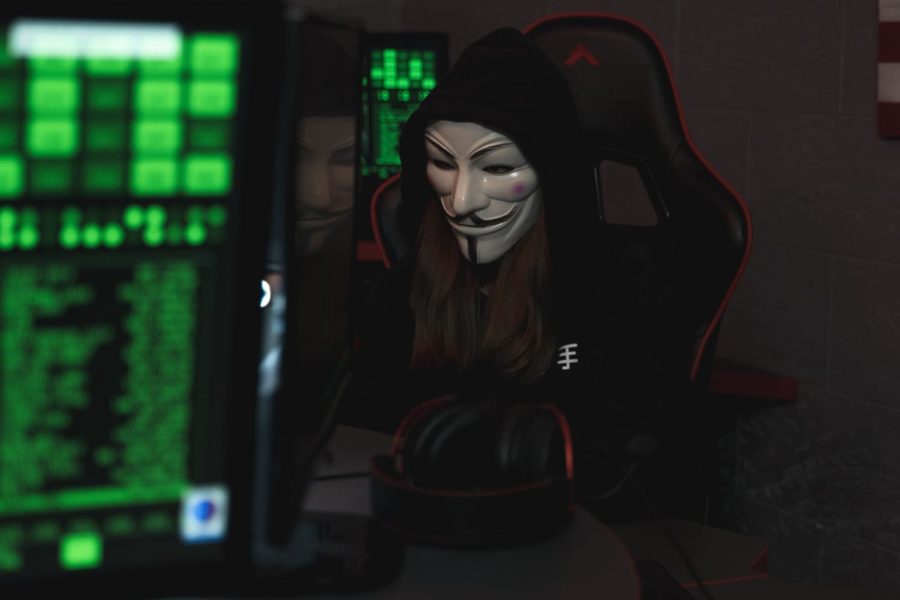 The masks of anonymity are used as an excuse by sexist players. 
