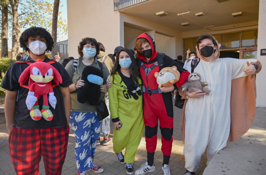 The Spirit week kicked off with pajama day, with everyone bringing along their favorite stuffed animals. 
