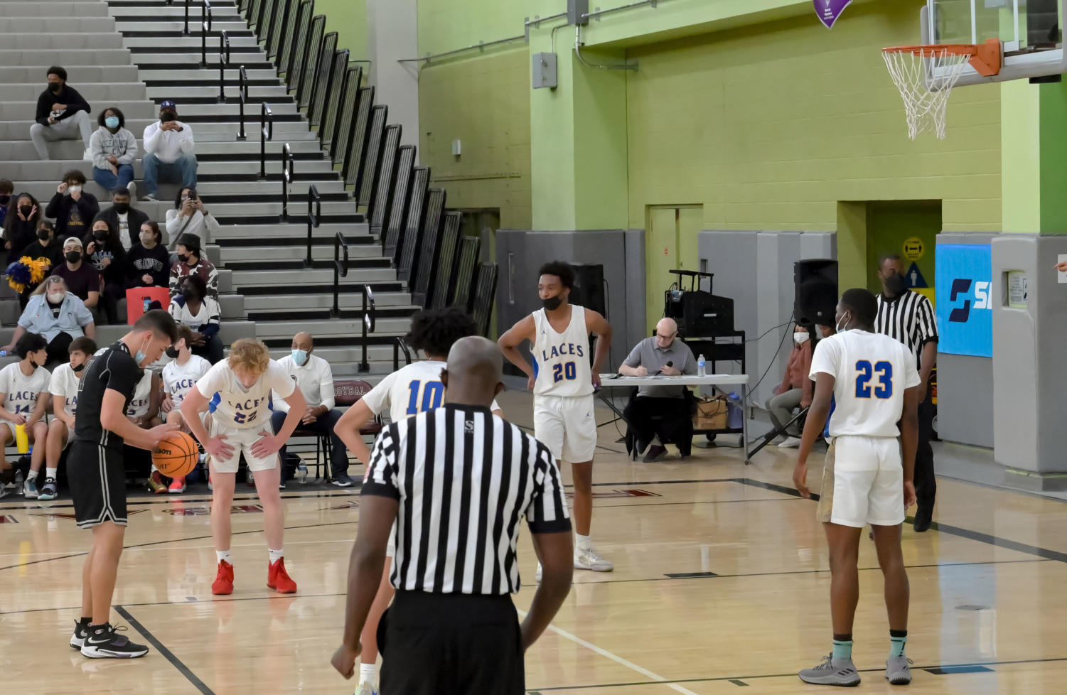 BOYS BASKETBALL | Wolves lose to the Unicorns in CIF Championship