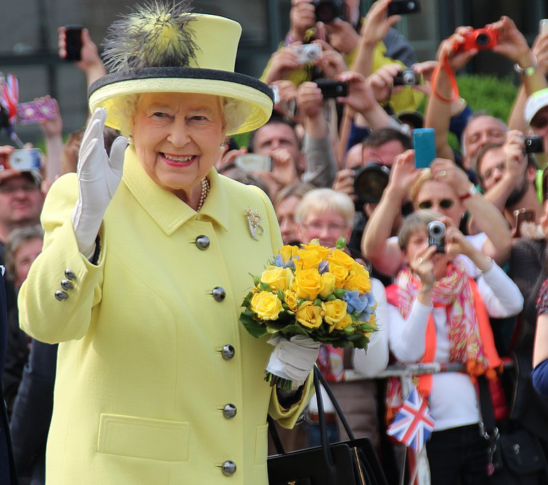 Queen Elizabeth II on a state visit to Berlin in 2015. The queens death on Sept. 12, 2022 at the age of 96 set tongues wagging on campus. For a while, it was all students could talk about.