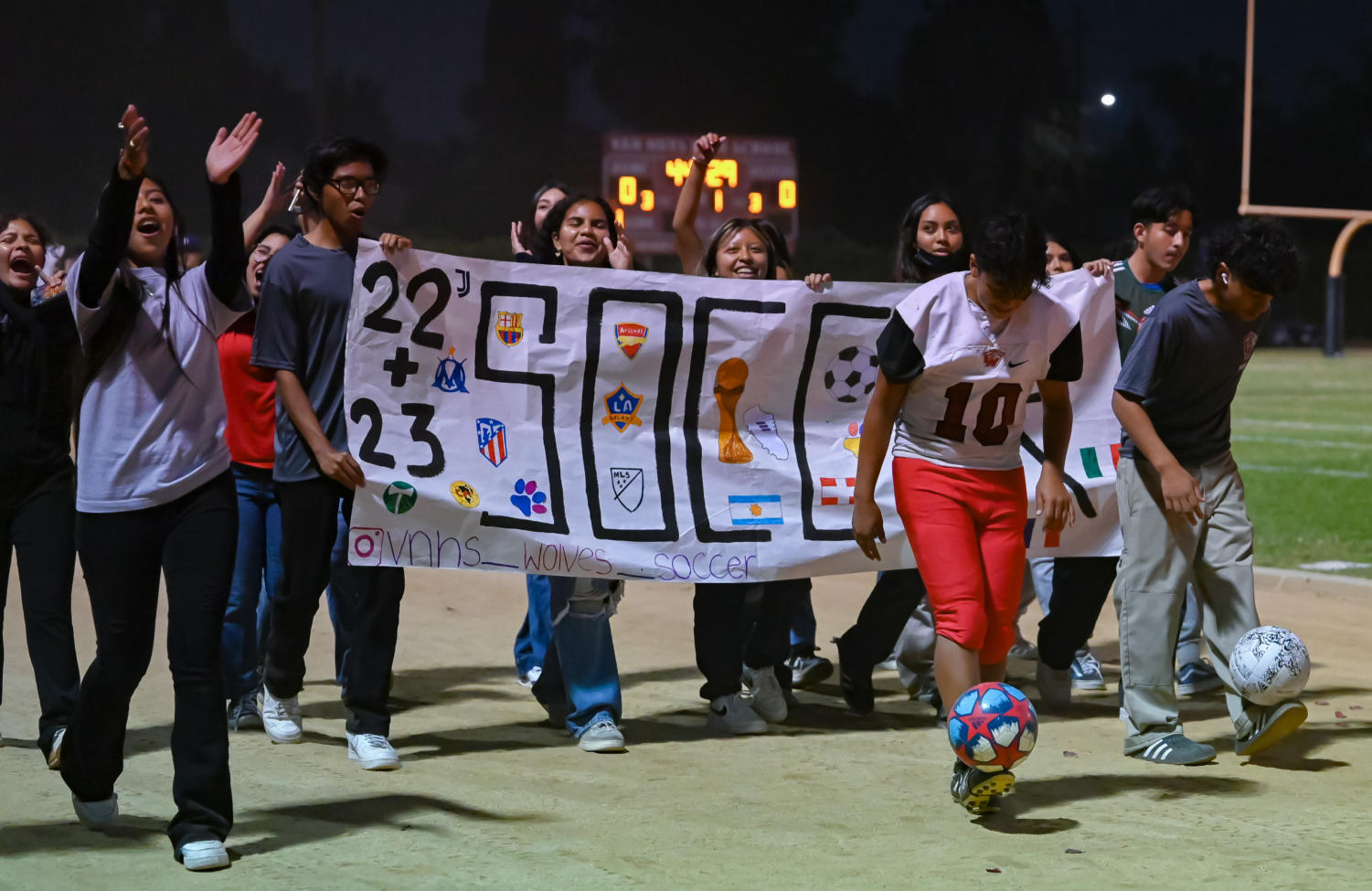 Homecoming highlights: students take to the field!