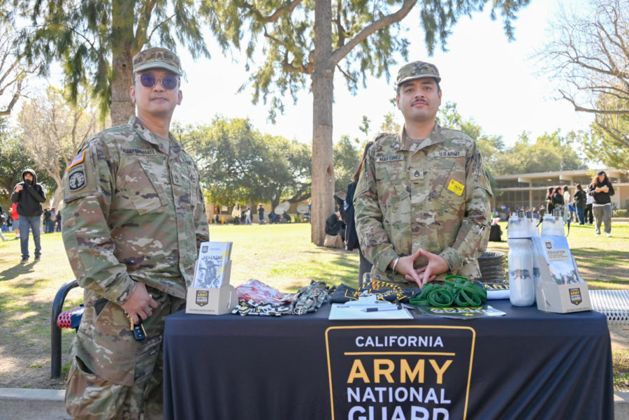 Unlike the previous Club Rush events, the Marine did not show up to appeal to students. Instead, the Army set up a booth to inform interested students about the military and handing out lanyards.