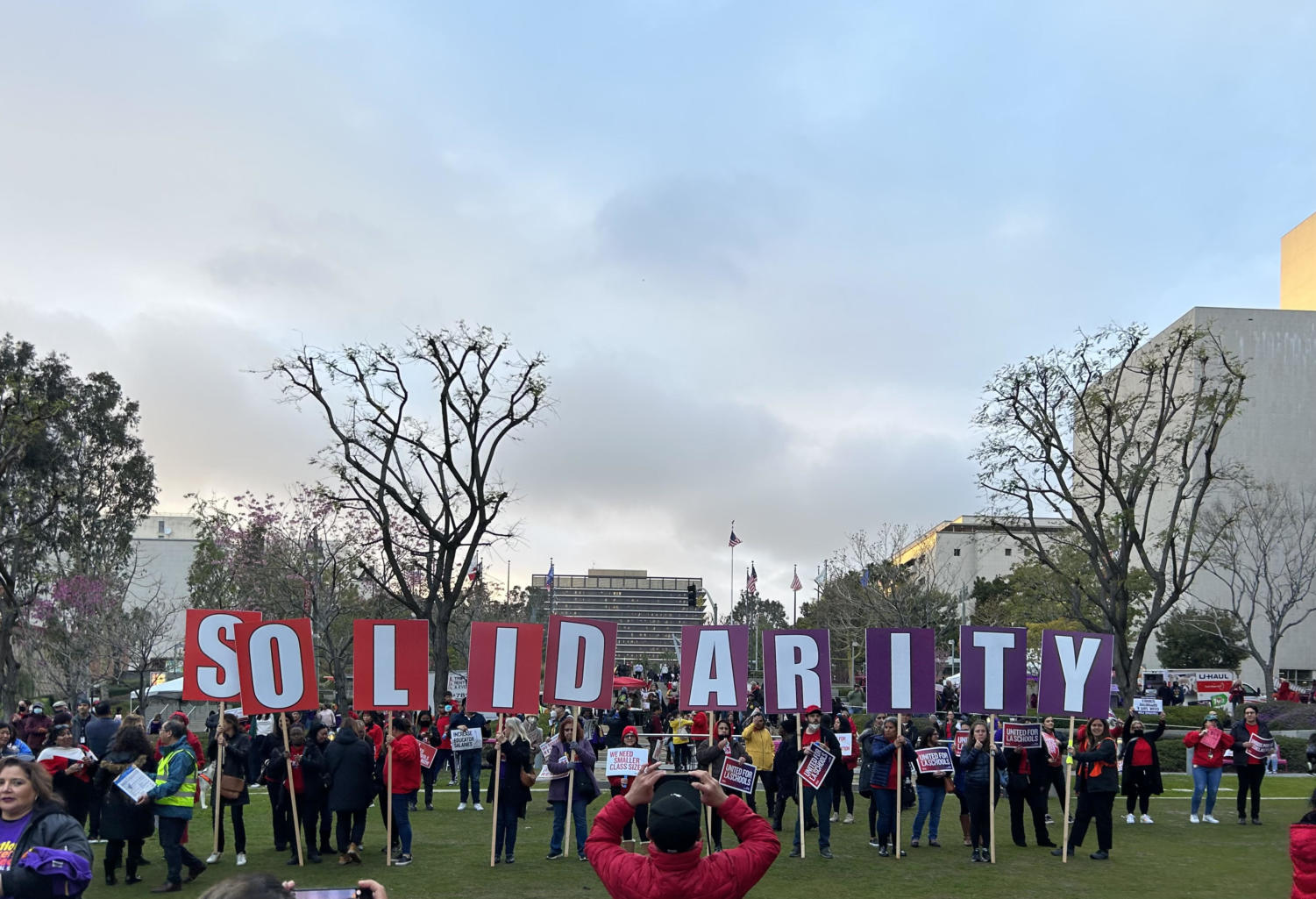 Teachers and service workers hold massive rally