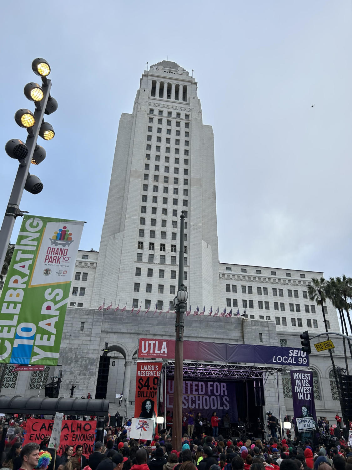 Teachers and service workers hold massive rally