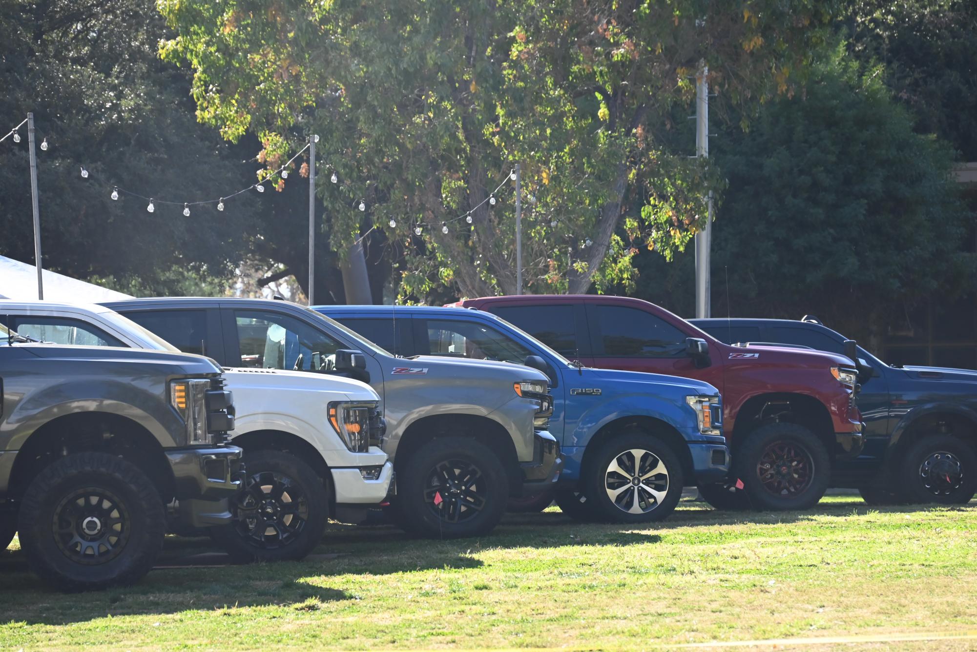 After less than a week of the SAG strike reaching an end, film crew are already back on campus, taking up much of the quad and a portion of the bungalows with large cameras, lighting equipment and countless actors.