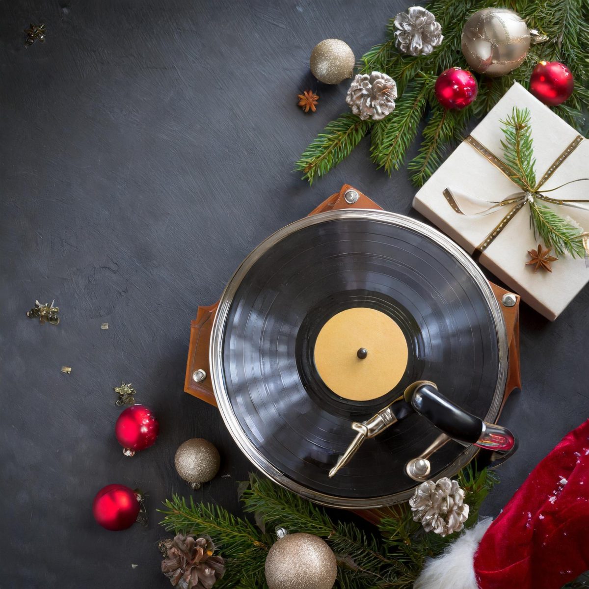 Firefly phonograph on dark table during the Christmas season 81743