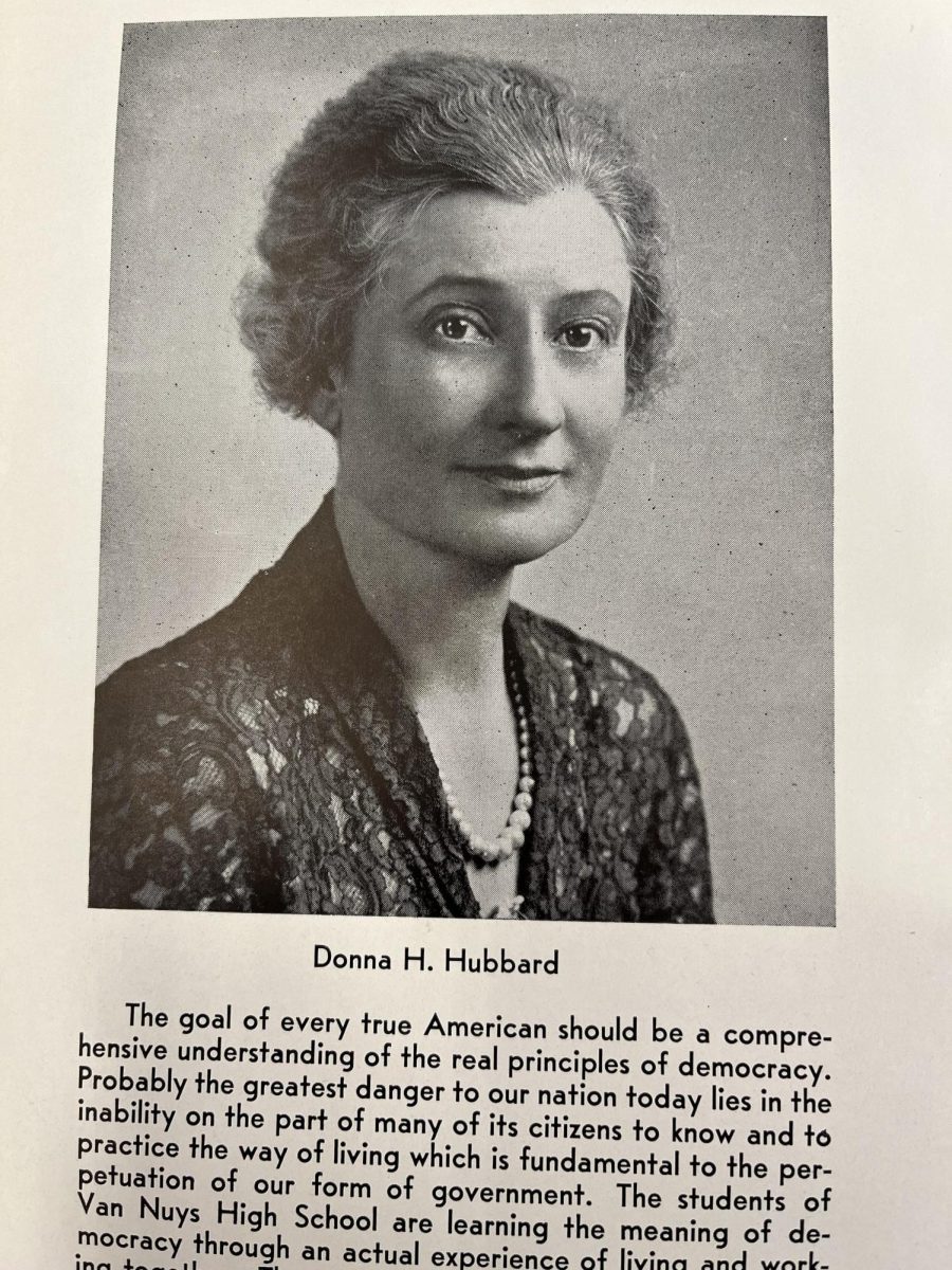 Donna Hubbard como directora, 1941.