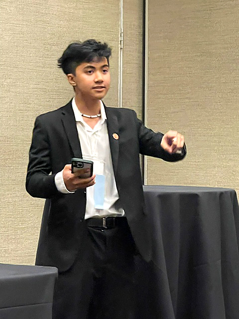 JSA, or Junior State of America, is a non-partisan youth organization focused on Speech and Debate and Civic Leadership. Students battled it out to not only convince the audience of their argument, but also to win the coveted “Best Speaker” gavels, awarded to the audience’s favorite speaker of each debate.