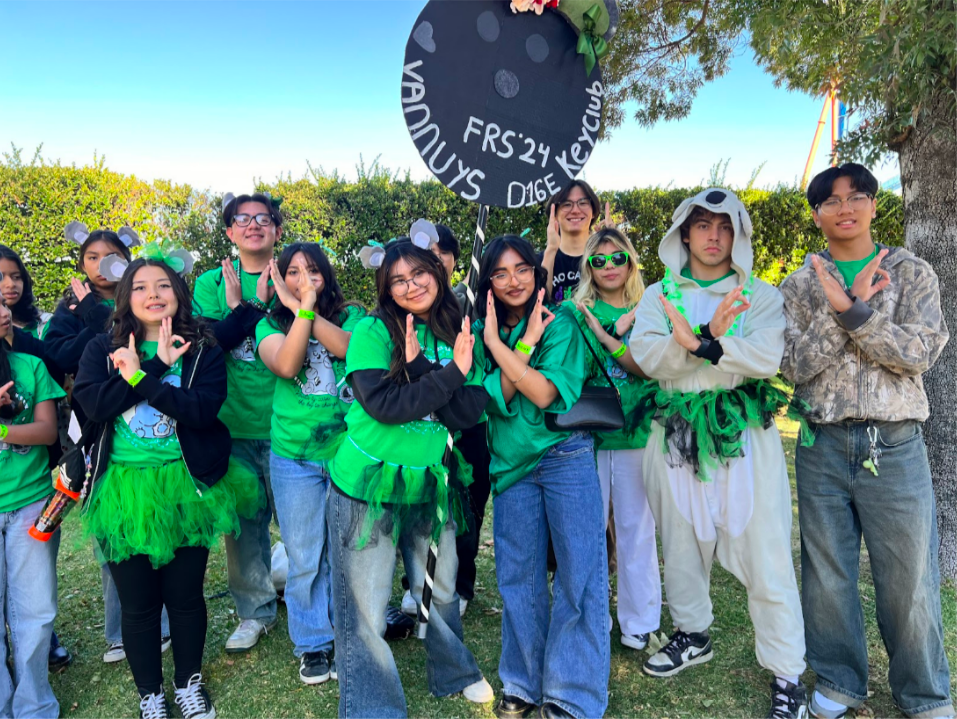 The key club members spread their spirit at the Fall Rally South (FRS) event, gathering with other divisions at Six Flags. 