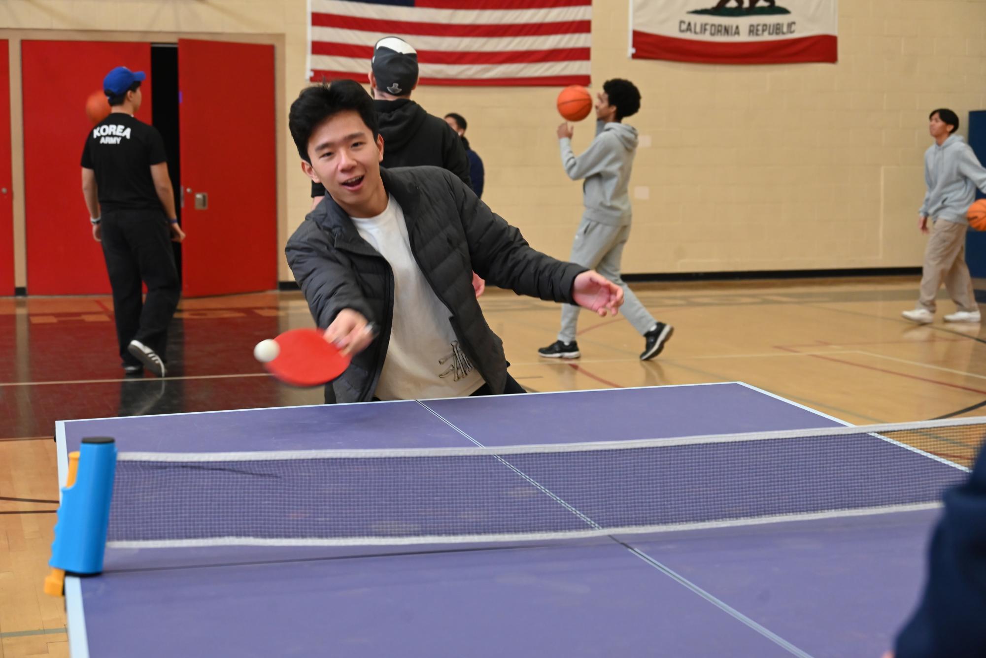 Van Nuys High School ping pong club event excites student spectators