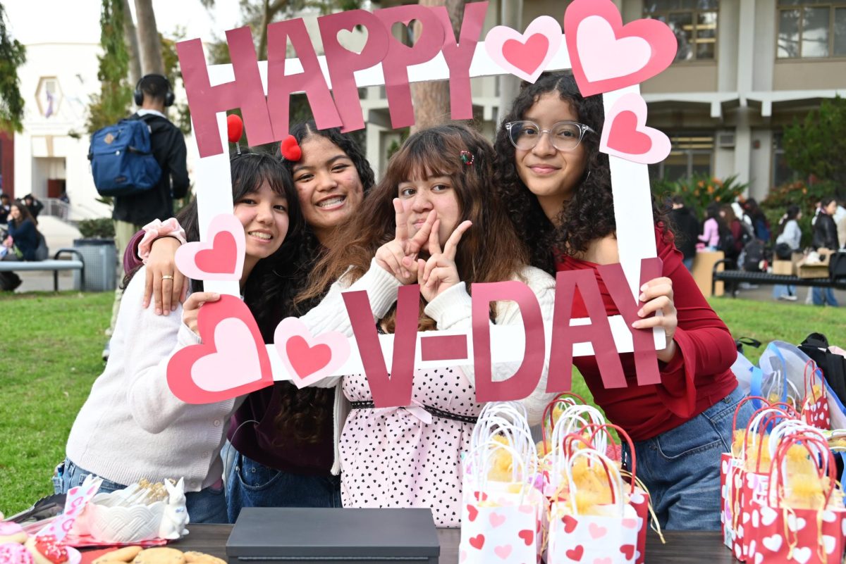 The Hearts Day Festival created a lively atmosphere with festive booths, music, and an array of gifts and treats, offering students a delightful Valentine’s Day experience.