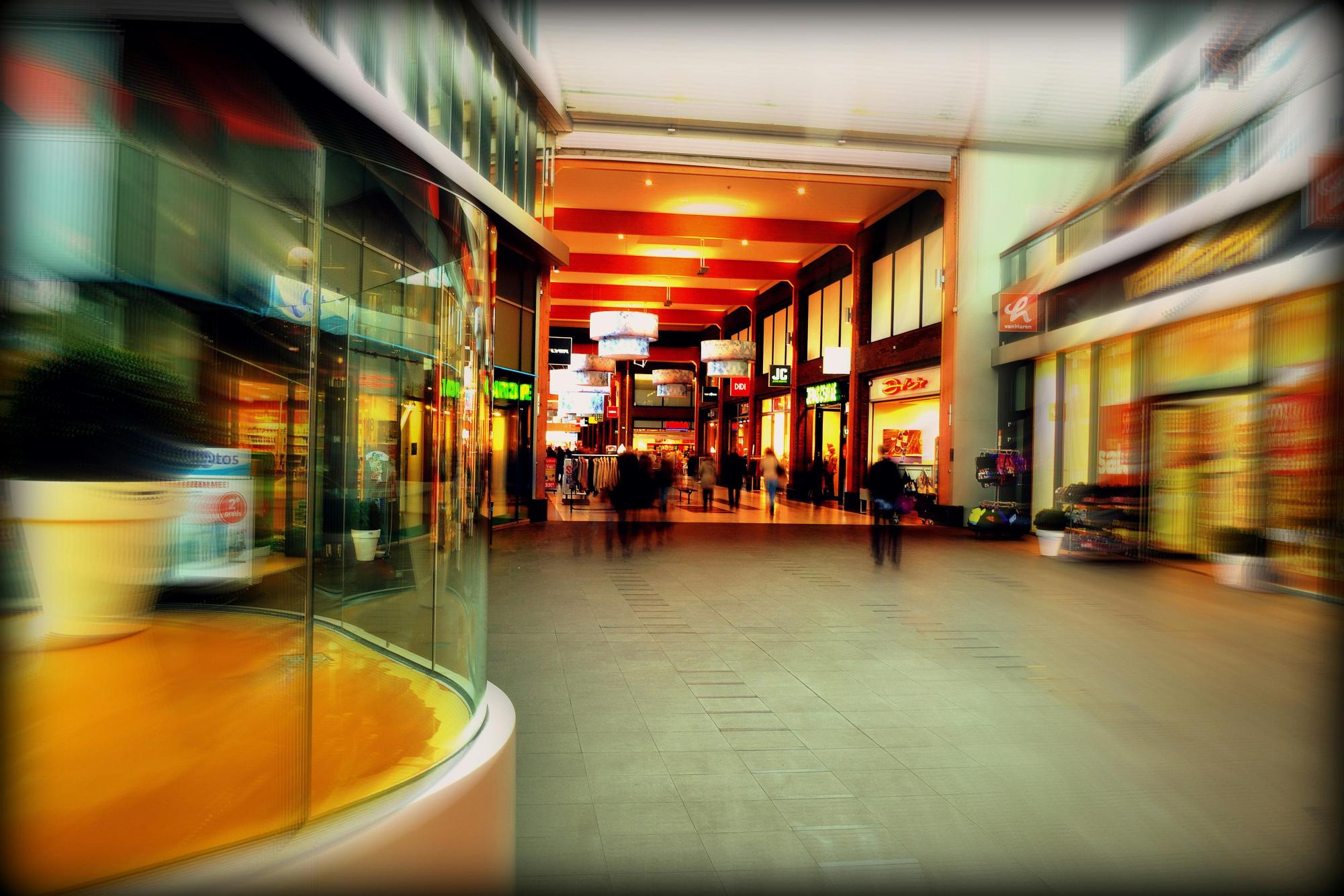 Whether you are there to run errands or meet up with friends, the mall is a perfect place to spend an afternoon.