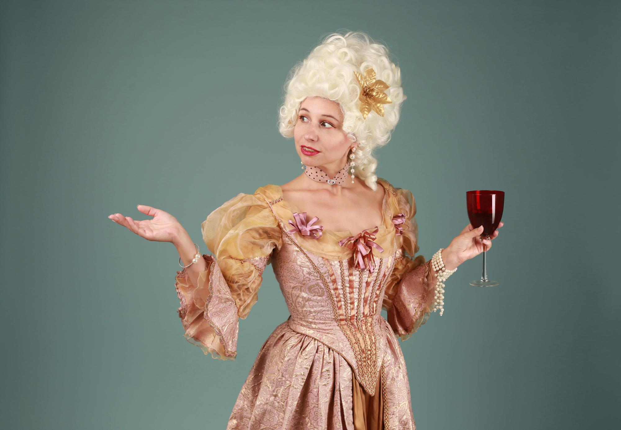 Fashion, status, and wigs: The 18th century's towering trend