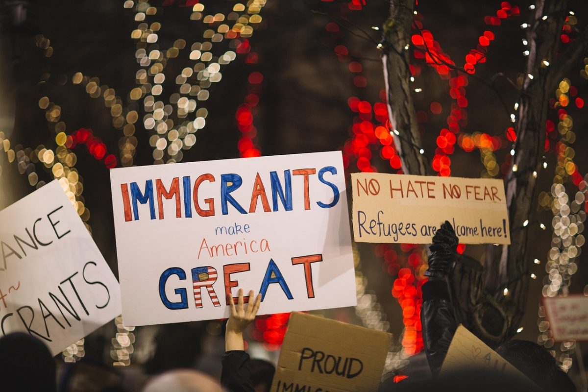 Los estudiantes de Van Nuys High School se manifiestan por los derechos de los inmigrantes