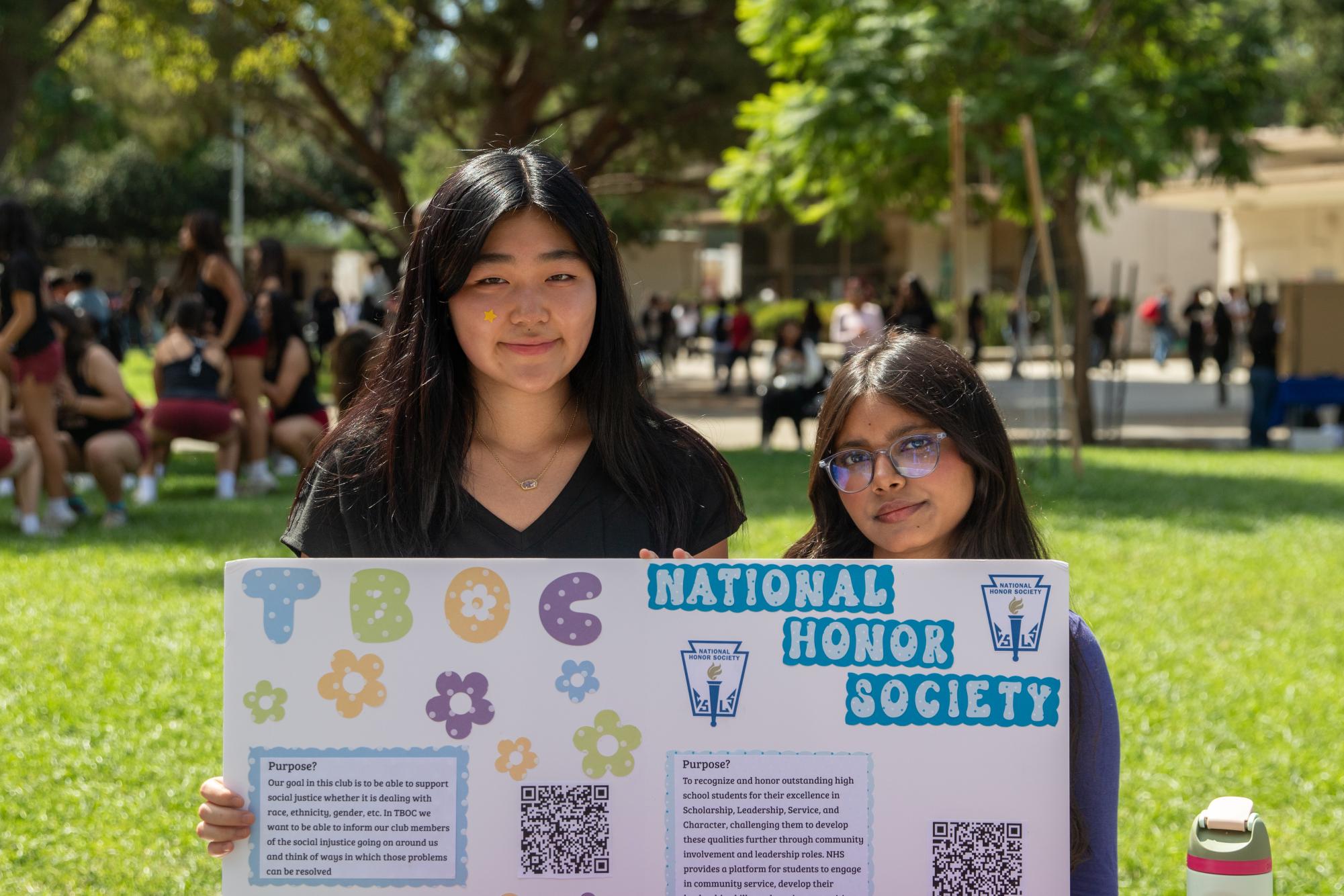 Van Nuys High School’s fall Club Rush filled the quad with 55 clubs ranging from Model UN and Key Club to new groups like Poetry Club. Students said the event fostered community and belonging, though many called for extended time and larger spaces to accommodate growing interest.