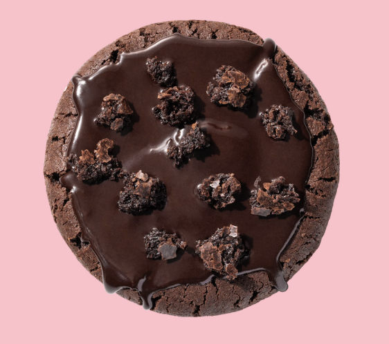 Crumbl’s latest lineup blends nostalgic desserts with inventive twists, offering rich flavors and soft textures across its weekly menu.
