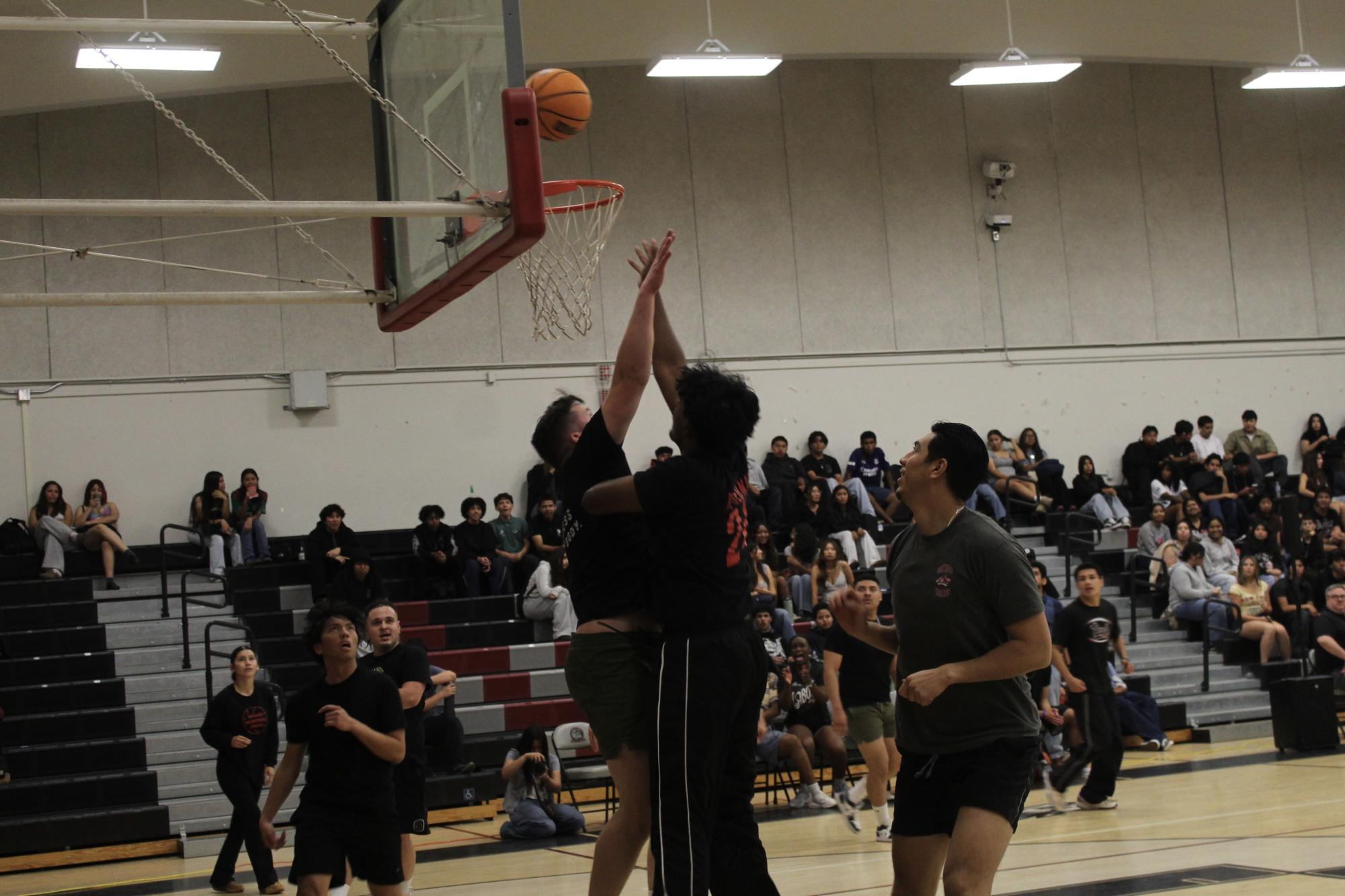 As March Madness approaches, even Van Nuys High School is ready to participate and show off their basketball skills. During the week of March 9, the students participated in basketball games to win and eventually face the teachers in the ultimate showdown on Friday, March 13. Ultimately, the seniors beat the other students and competed against the teachers in a riveting game.