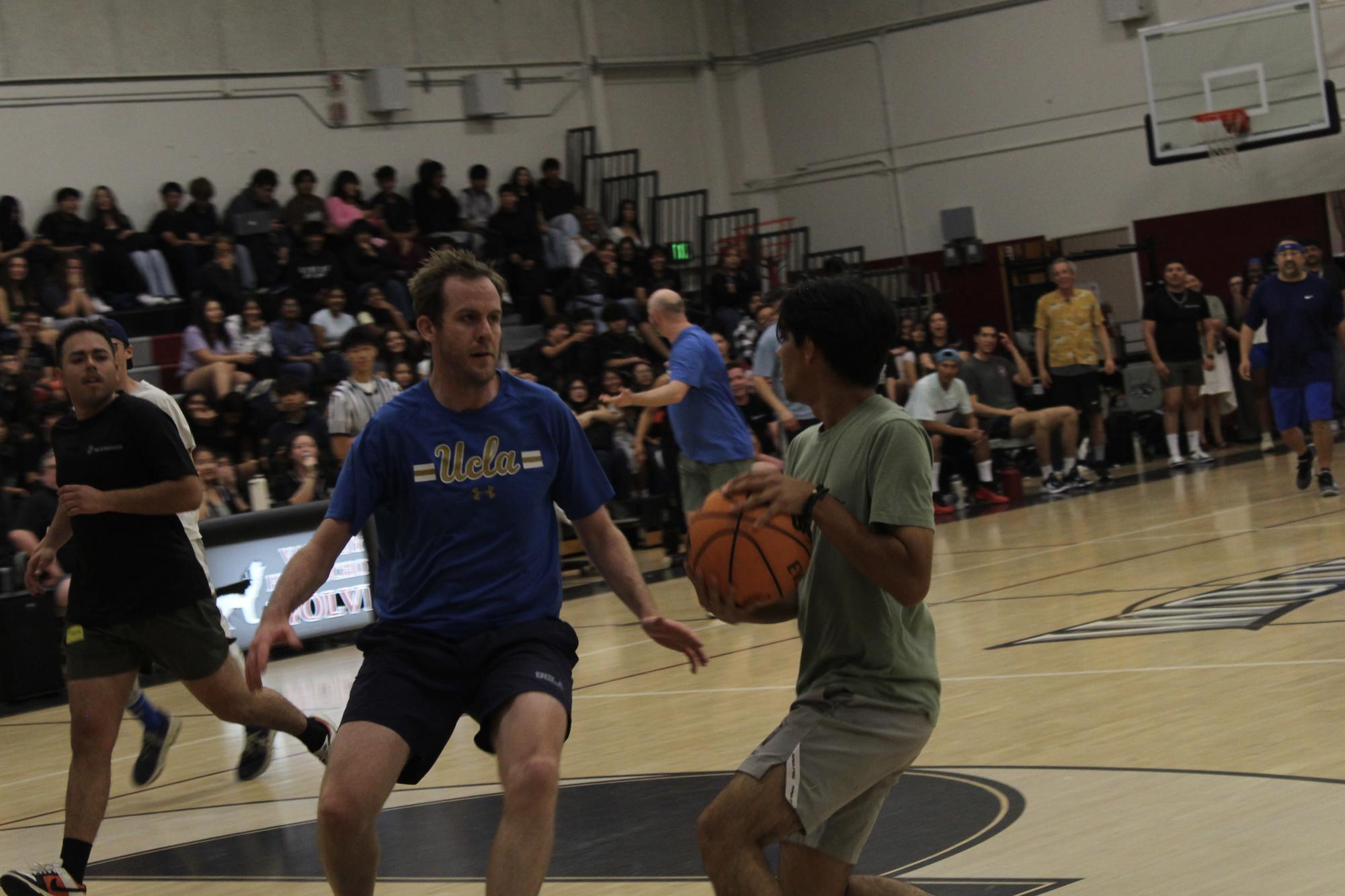 As March Madness approaches, even Van Nuys High School is ready to participate and show off their basketball skills. During the week of March 9, the students participated in basketball games to win and eventually face the teachers in the ultimate showdown on Friday, March 13. Ultimately, the seniors beat the other students and competed against the teachers in a riveting game.