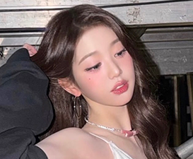 KPOP star Wonyoung's appearance has caused fans to starve themselves to have her figure 
INSTAGRAM | @ forwonycherrybunny