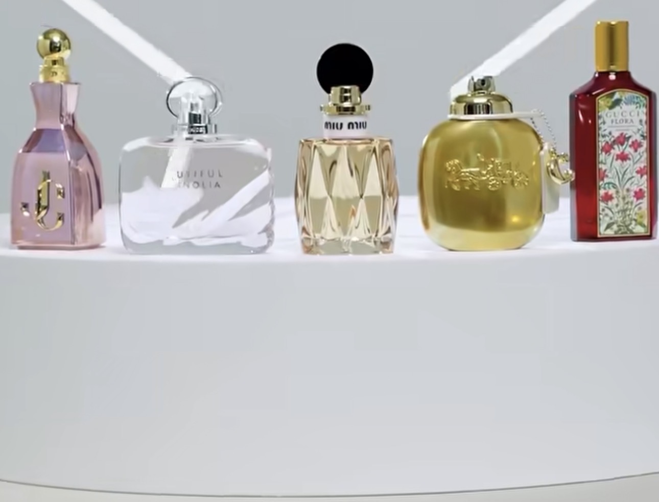 Varieties of fragrances are the perfect gift to give your mother for Mothers Day from Macy's
INSTAGRAM | @ macys