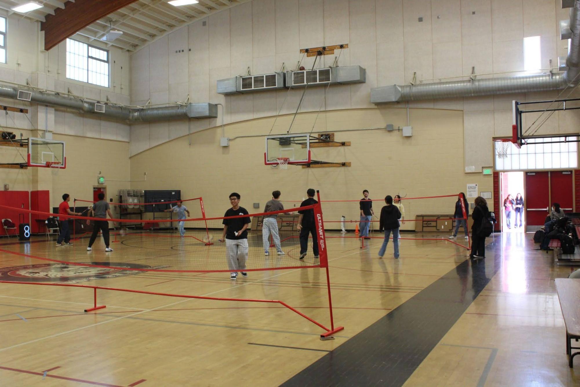 Van Nuys High School badminton club draws crowds every Tuesday
