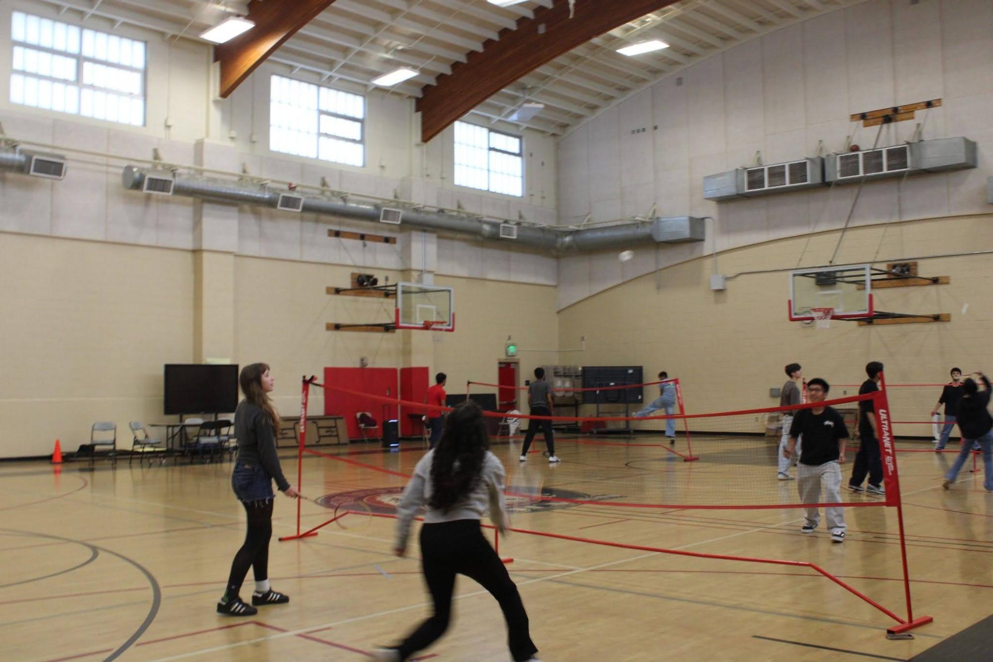 Van Nuys High School badminton club draws crowds every Tuesday