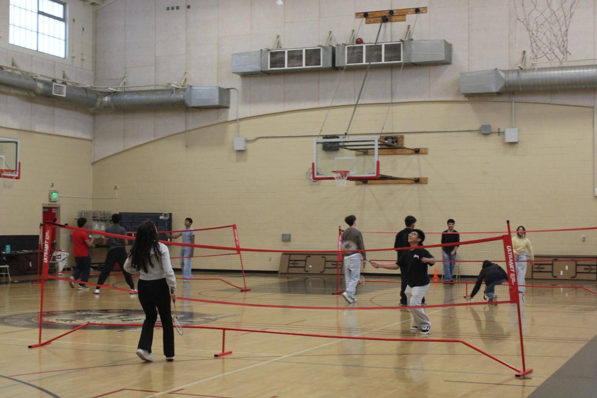 Van Nuys High School badminton club draws crowds every Tuesday
